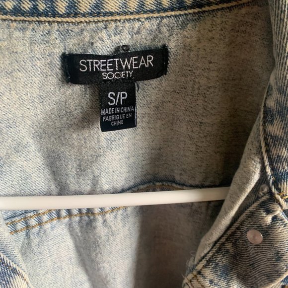 Stylish Streetwear Denim Vest - Picture 3 of 6